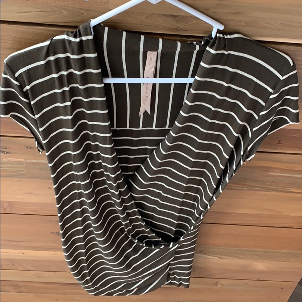 Deep V top - Picture 2 of 2